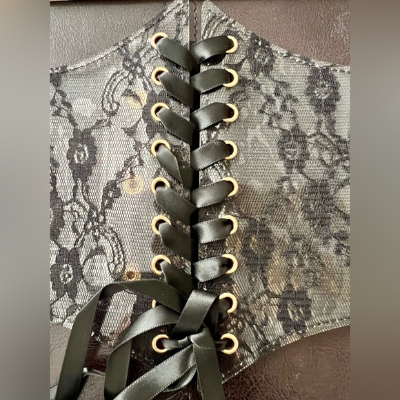 NWT 1 Piece Adjustable Waist Cincher Belt Corset Snap Back Lace Up Front Black - Picture 5 of 12